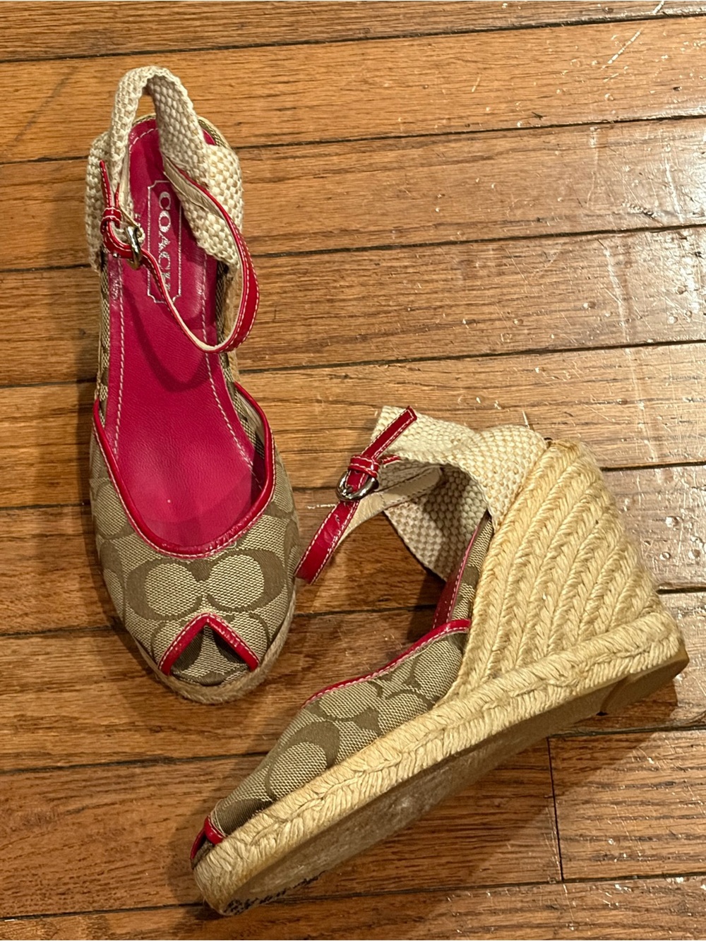 Coach jimmy cranberry piping Wedges size 6B NwOB